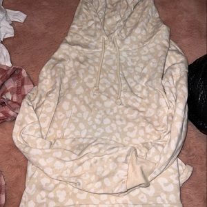 Leopard print cropped hoodie